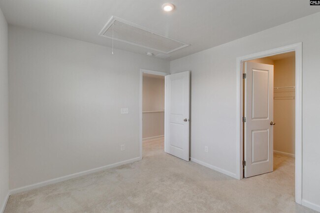 Building Photo - 3038 Blue Brook Ln
