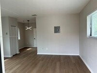 Building Photo - 1280 NE 105th St