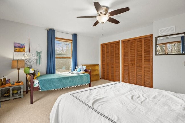 Building Photo - 310 Yosemite Trail