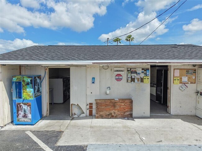 Building Photo - 3412 Clarinda St