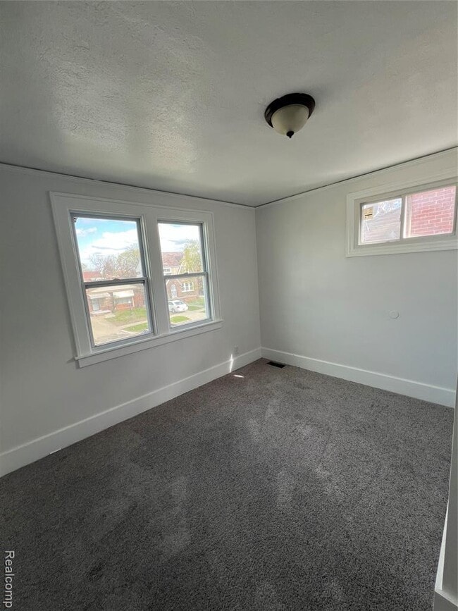 Building Photo - 16157 Linwood St