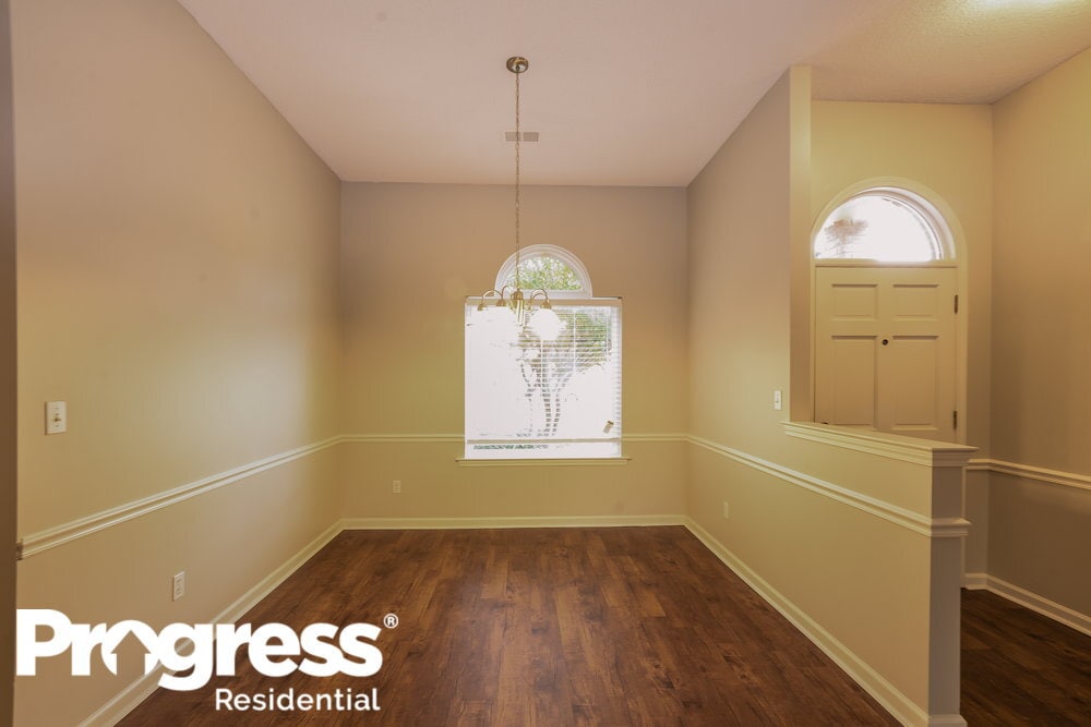Building Photo - 8595 Bell Ridge Dr
