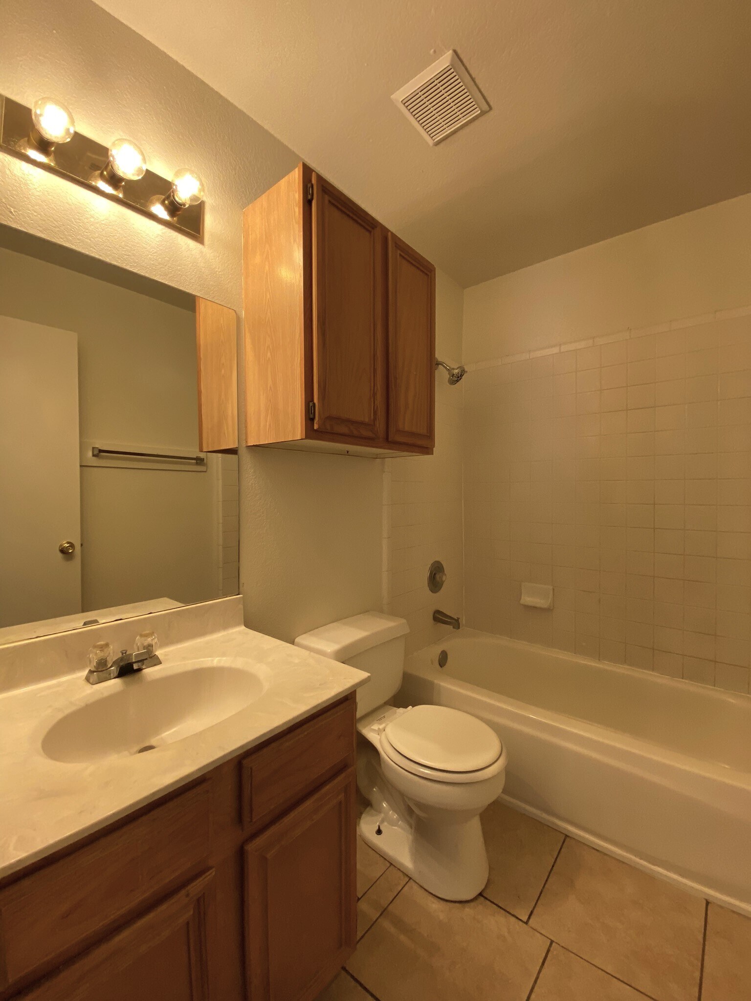 Building Photo - 1706 Windward Dr