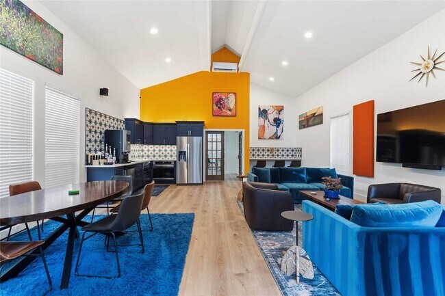 Building Photo - 3231 Allen Pkwy