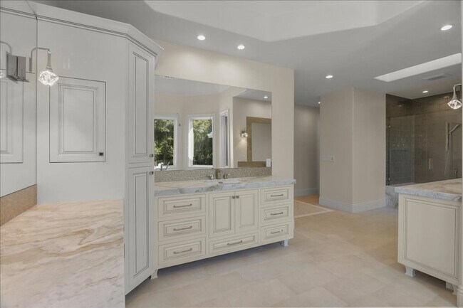Building Photo - Luxury 10 Bedrooms, 9 Bathroom Estate for Lease in Los Gatos
