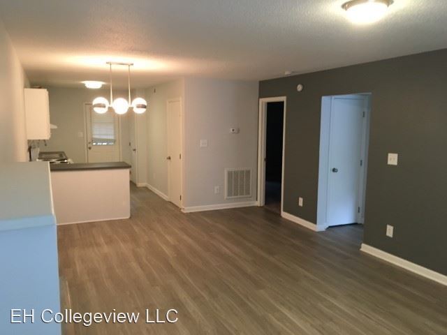 Building Photo - 1611 Collegeview Ave