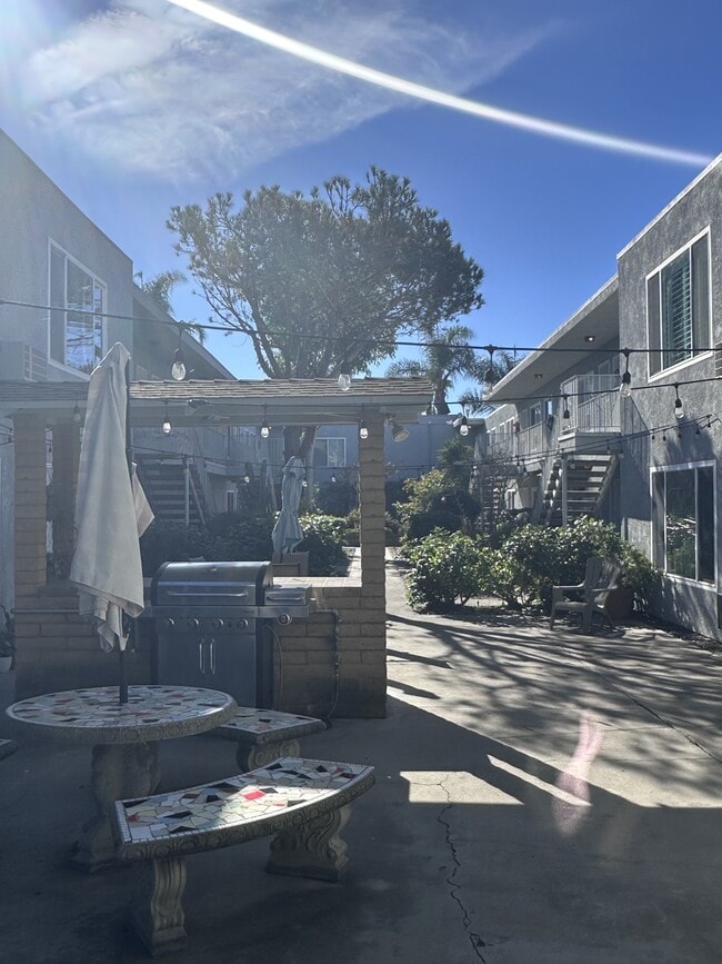 Building Photo - 3532 Meade Ave