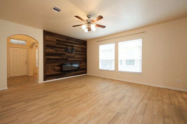 Building Photo - 4155 Falvel Cove Dr