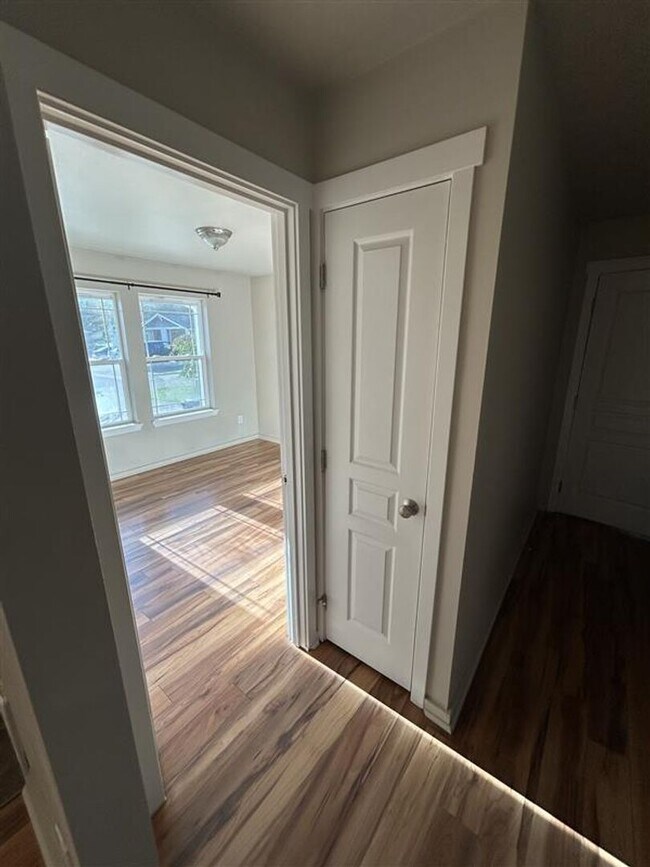 Building Photo - 203 Walnut Grove Ct
