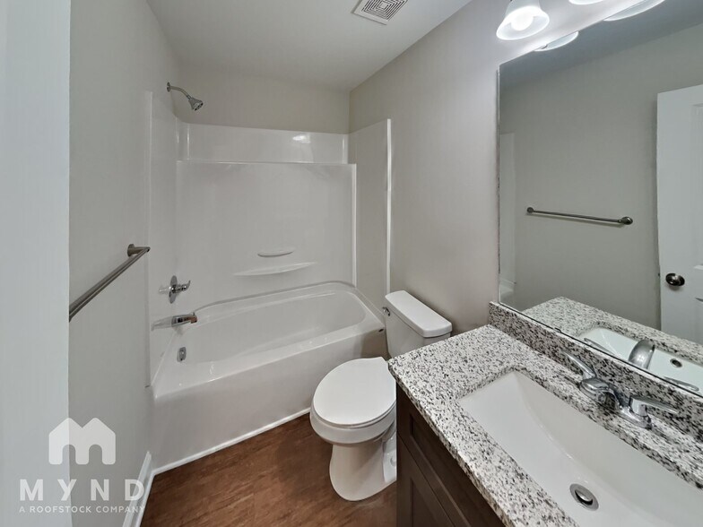 Building Photo - 561 Westside Cir