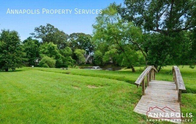 Building Photo - 552 Benforest Dr
