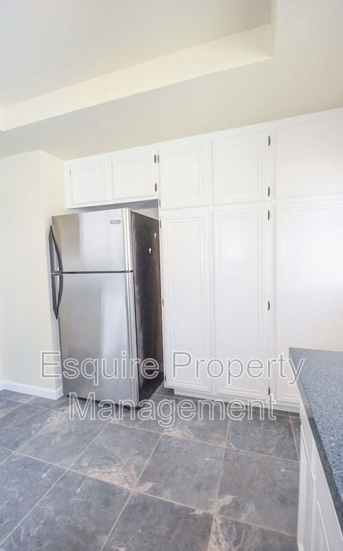 Building Photo - 1300 Gina Dr