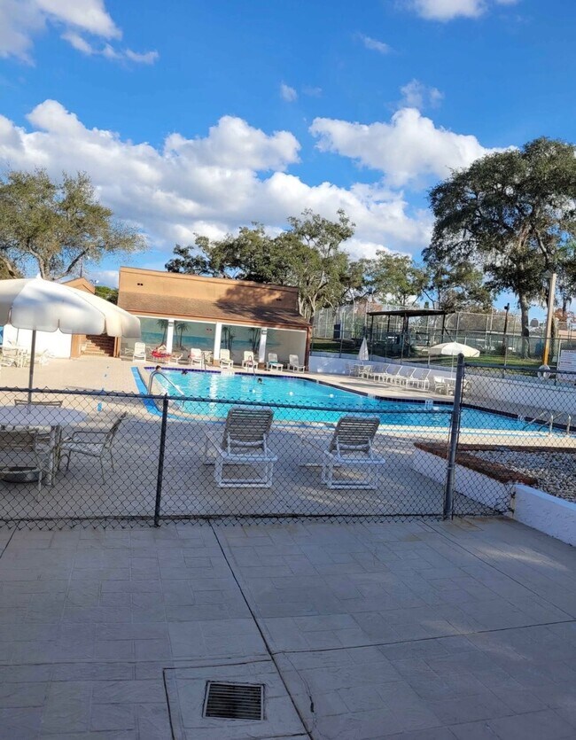 Building Photo - 12411 Partridge Hill Row