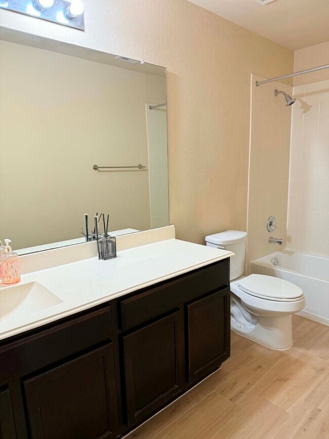 Building Photo - 9315 Claystone Ln