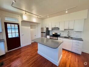 Building Photo - 426-428 Zimpfer