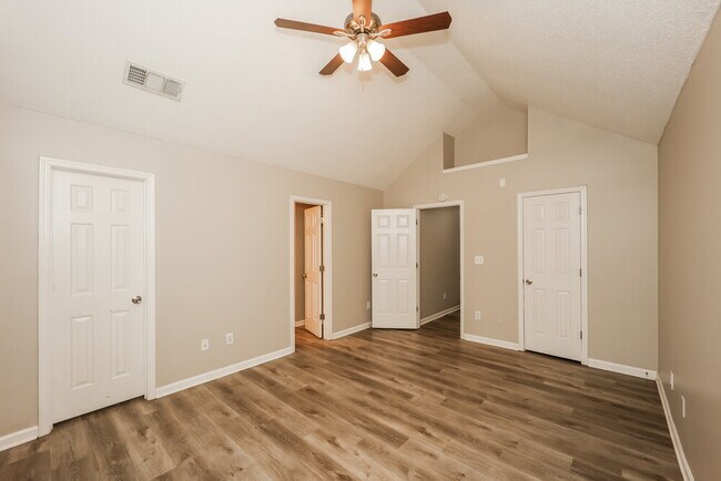 Building Photo - 3627 Lower Creek Dr