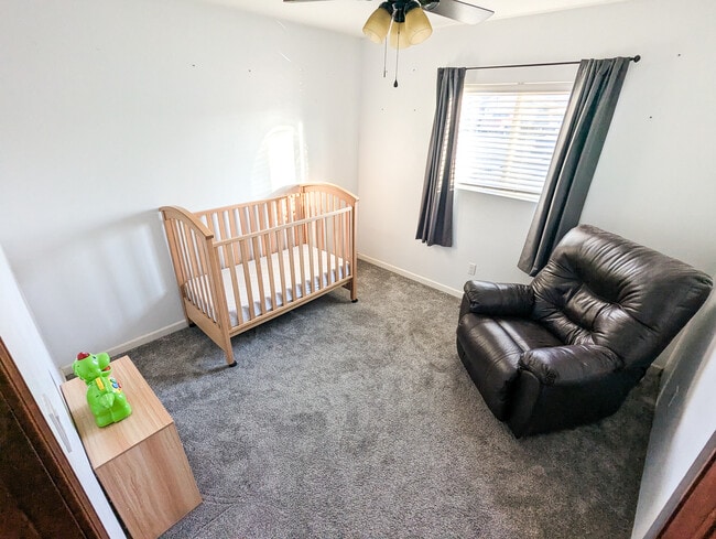 Building Photo - 1015 E Grand Ave