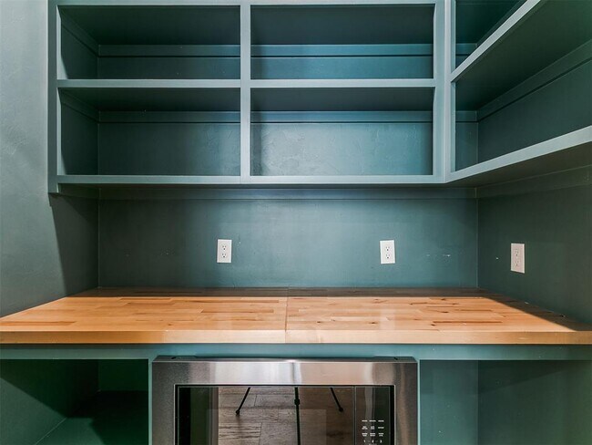 Building Photo - 2117 Aminas Wy