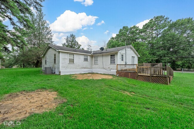 Building Photo - Country LIving!!