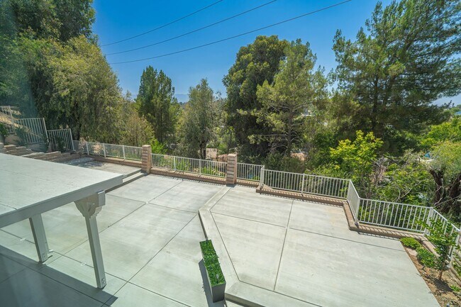 Building Photo - 27727 Spandau Dr
