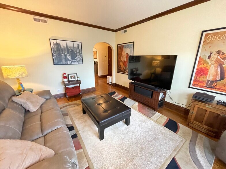 Building Photo - 4132 N Mozart St