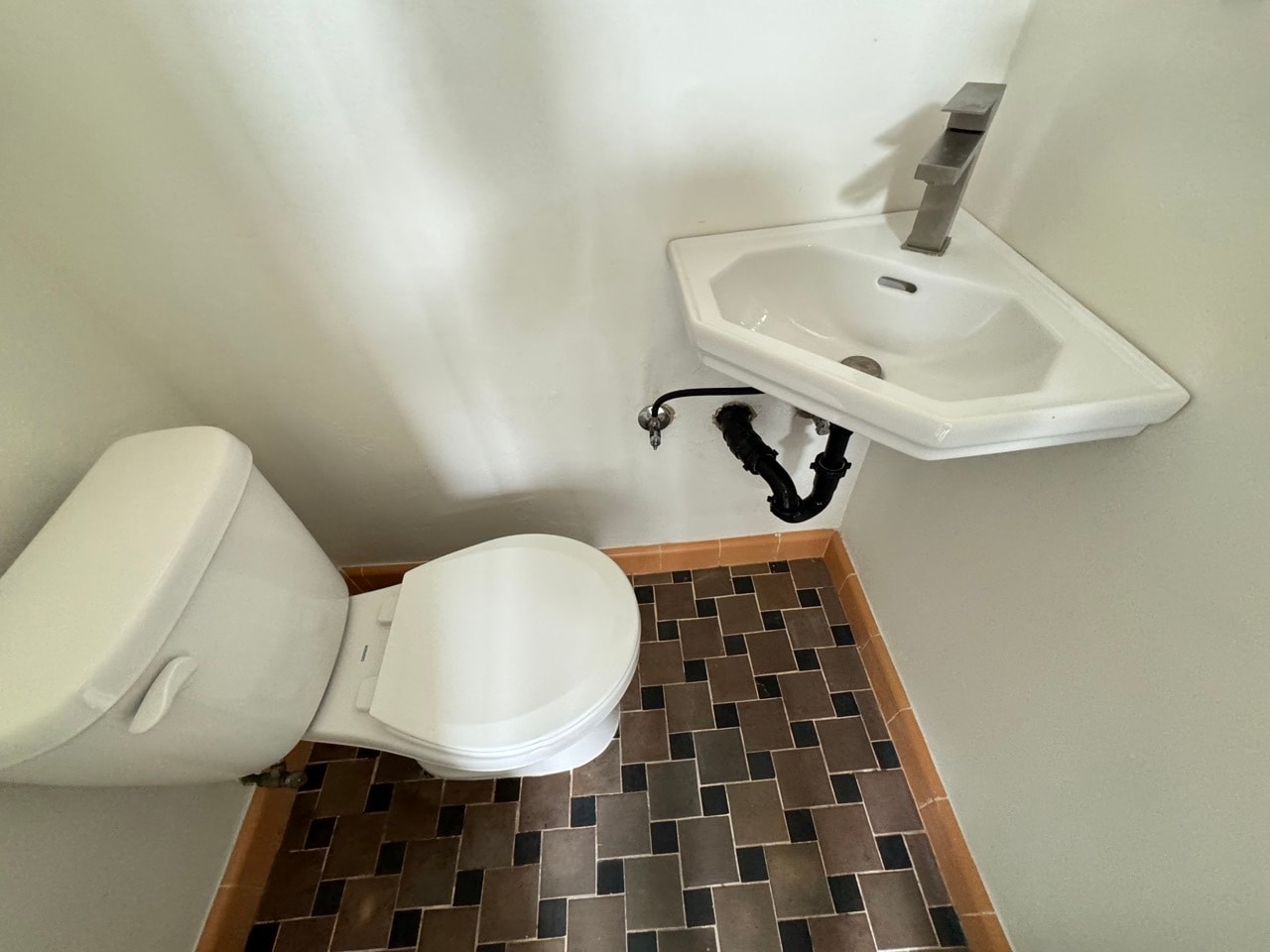 Building Photo - 422 S Detroit St