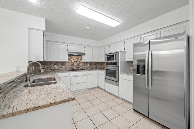 Building Photo - 1205 Olde Towne Dr