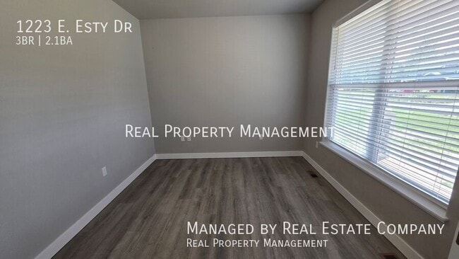 Building Photo - 1223 E Esty Dr
