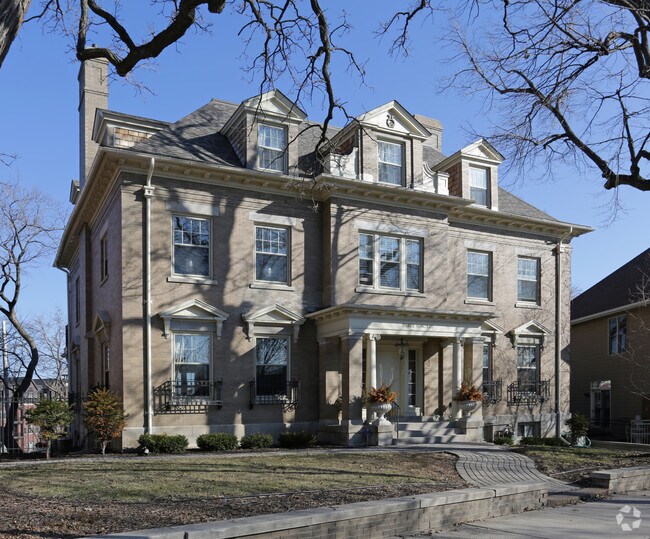 Primary Photo - 300 Ridgewood Ave