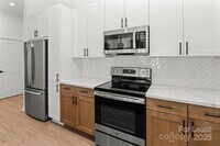 Building Photo - 1711 Commonwealth Ave