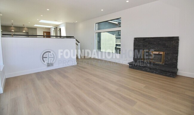Building Photo - Remodeled Luxury Mill Valley Retreat - FOU...