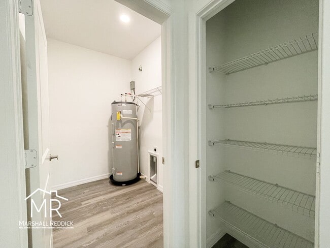 Building Photo - Spacious 3-Bedroom, 2-Bathroom 1 Car Garage
