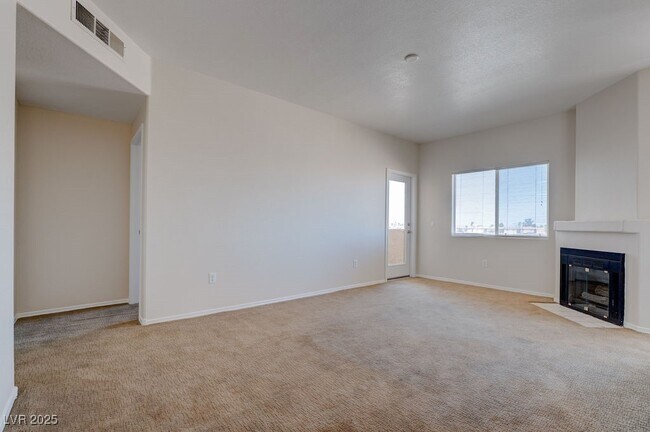 Building Photo - 1050 E Cactus Ave