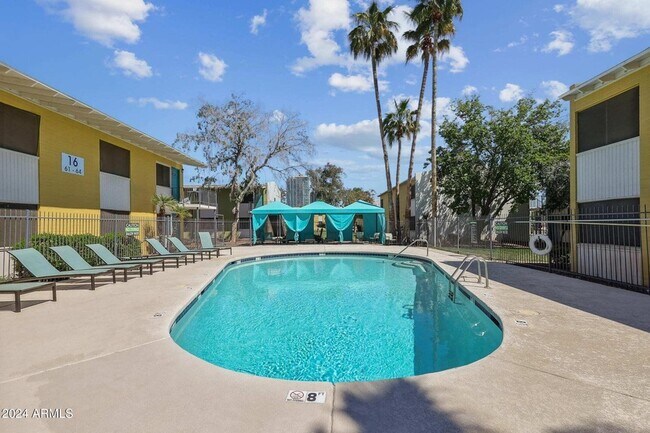 Building Photo - 615 S Hardy Dr