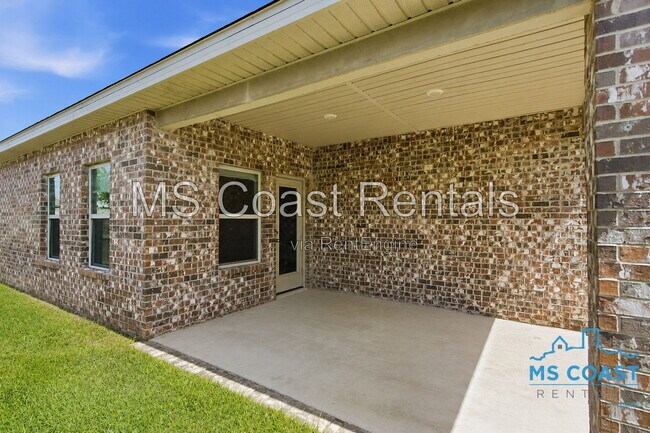 Building Photo - 5543 Overland Dr