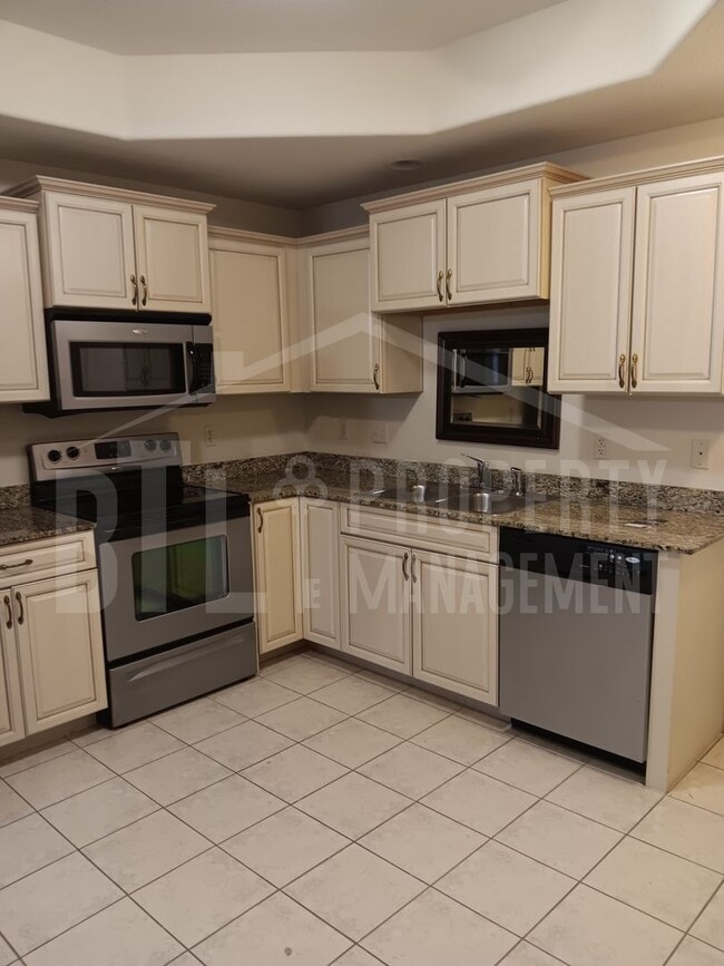 Building Photo - Lovely Condo in Blue Eye, MOVE IN SPECIAL!!!