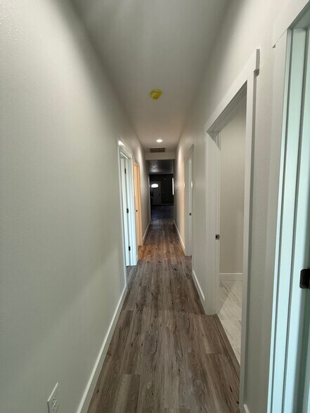 Building Photo - 8673 Charles Rd NE