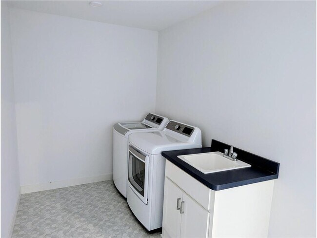 Building Photo - 10675 40th St N