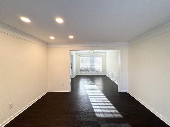 Building Photo - 11865 Carriage Park Ln