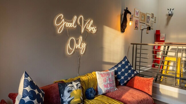 Building Photo - 2000 U.S. 29-SI ID1511358P