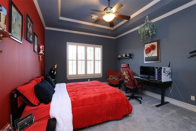 Building Photo - 22 Post Shadow Estate Dr