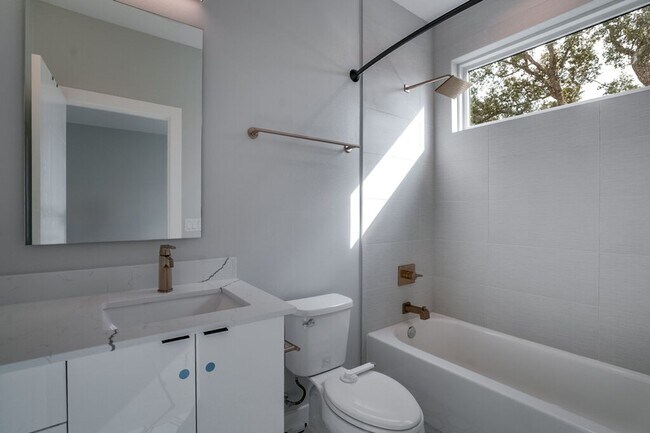 Building Photo - 2108 Tillery St