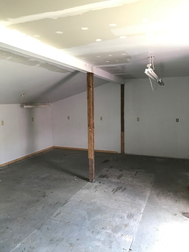 Building Photo - Close to Millington