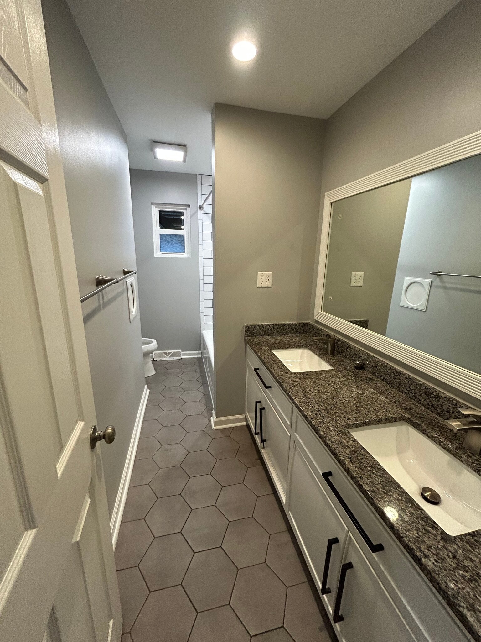 Building Photo - 1008 Lambeth Dr