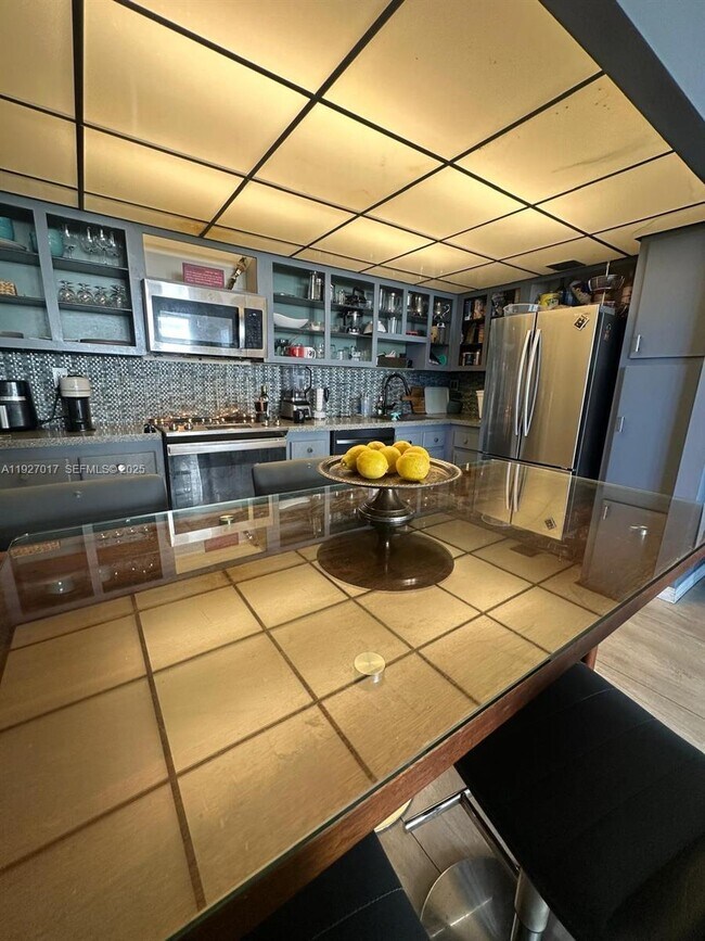 Building Photo - 600 NE 36th St