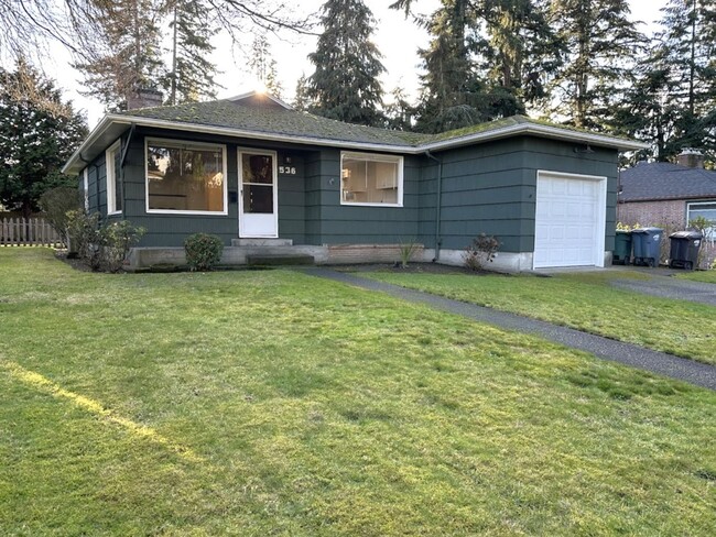 Building Photo - Gorgeous 2-Bedroom Rambler in heart of Fir...