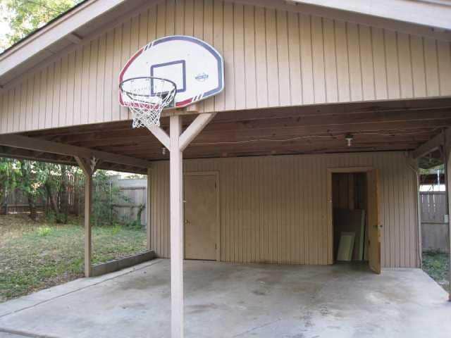 Building Photo - 4015 Lewis Ln