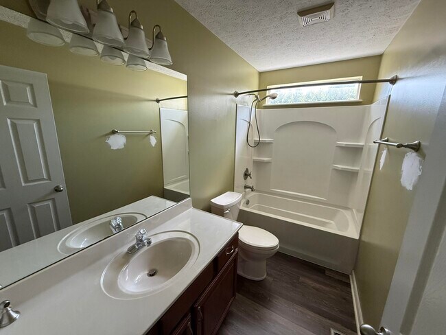 Building Photo - 3604 Brookgreen Cir