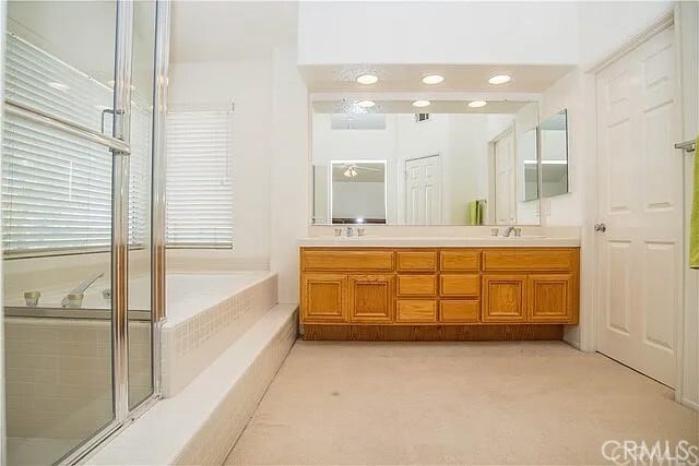 Building Photo - 823 S Parkglen Pl