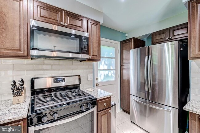 Building Photo - 7806 Jansen Dr